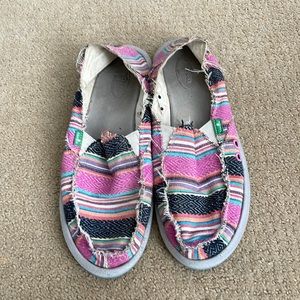 Women’s Sanuk size 9